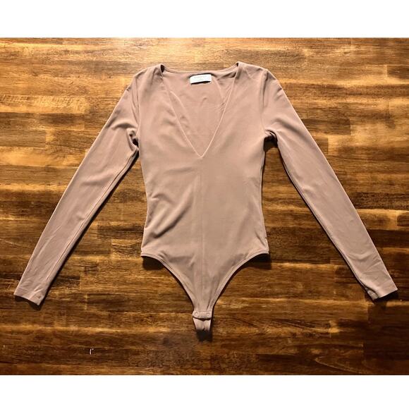 Babaton Aritzia Women’s XS Bodysuit Long Sleeve Deep V Neck Contour Thong Snap - Picture 1 of 9